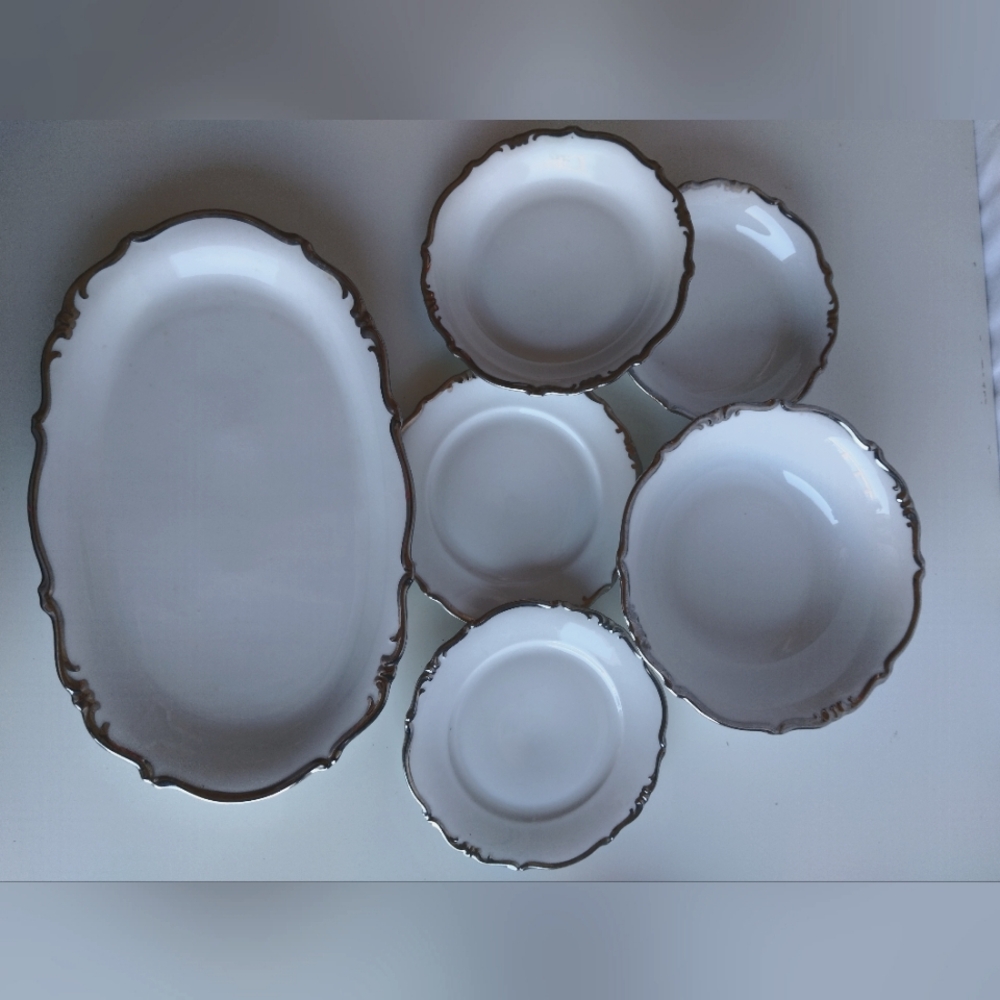 6 pieces A plate of food